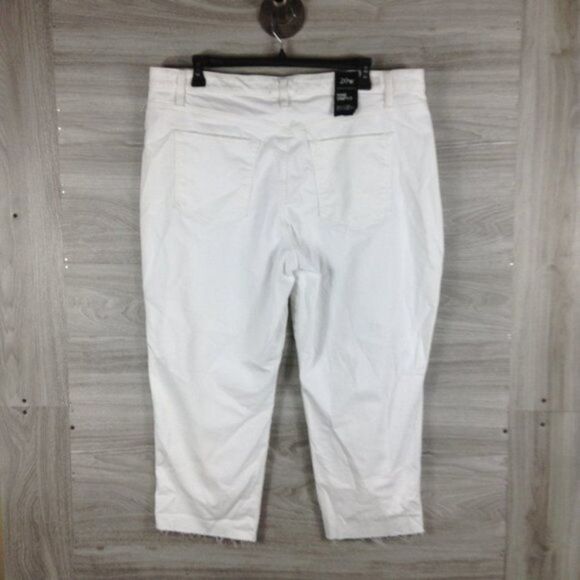 Sanctuary Modern Standard Crop Straight Leg white  Jeans size 20W - Picture 2 of 5
